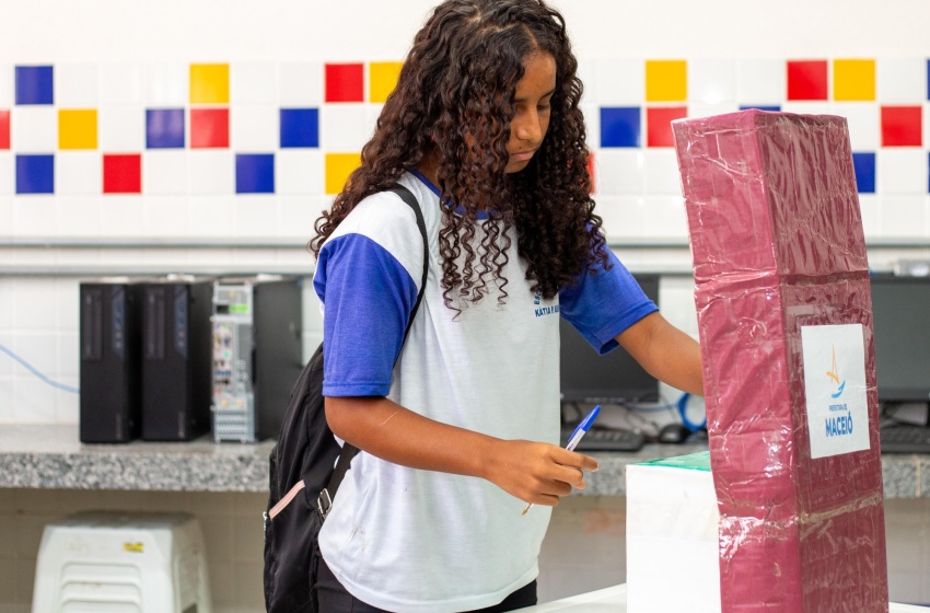 Alunos de escolas municipais elegem grêmios estudantis