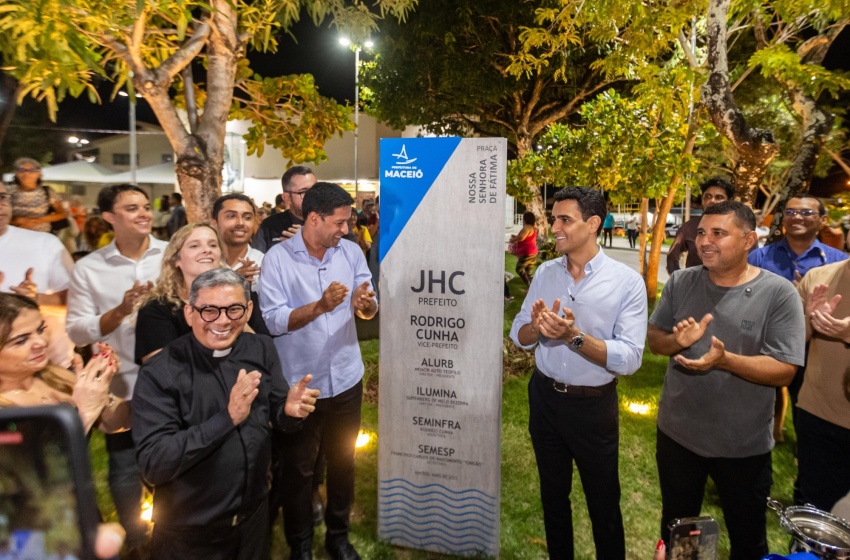 JHC entrega praça totalmente revitalizada no Feitosa