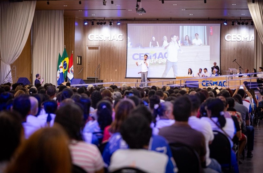 JHC participa de aula inaugural de cursos para o Ejai e diz que alunos são inspiração