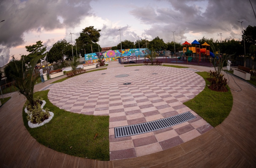 Praças de Maceió se tornam símbolo de recomeço para empreendedores locais