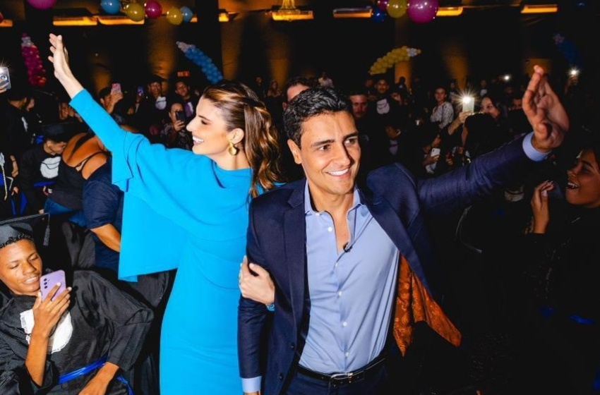 Maceió Abraça o Mundo: em Londres, JHC e Marina Candia recebem estudantes da rede municipal para intercâmbio histórico