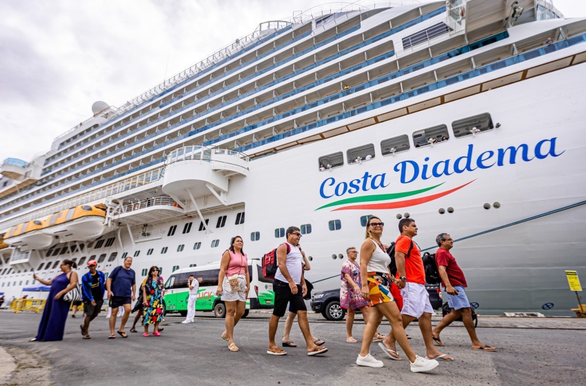 Prefeito Rodrigo Cunha celebra temporada histórica de cruzeiros com R$ 100 milhões movimentados na economia de Maceió