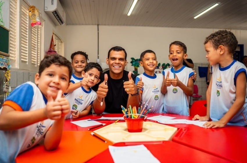 Em um mês, Rota das Escolas beneficia mais de 2,6 mil estudantes da rede municipal