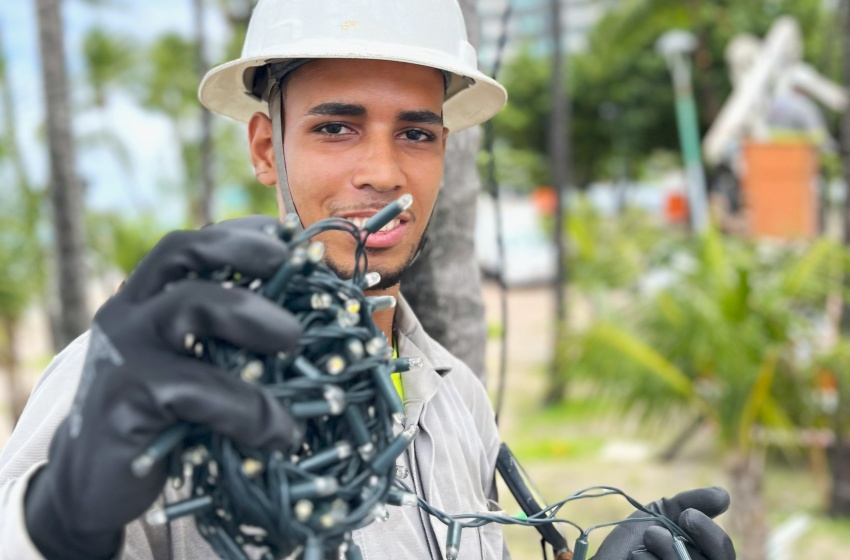 Iluminação cênica na orla de Maceió ganha reforço visando eventos de fim de ano