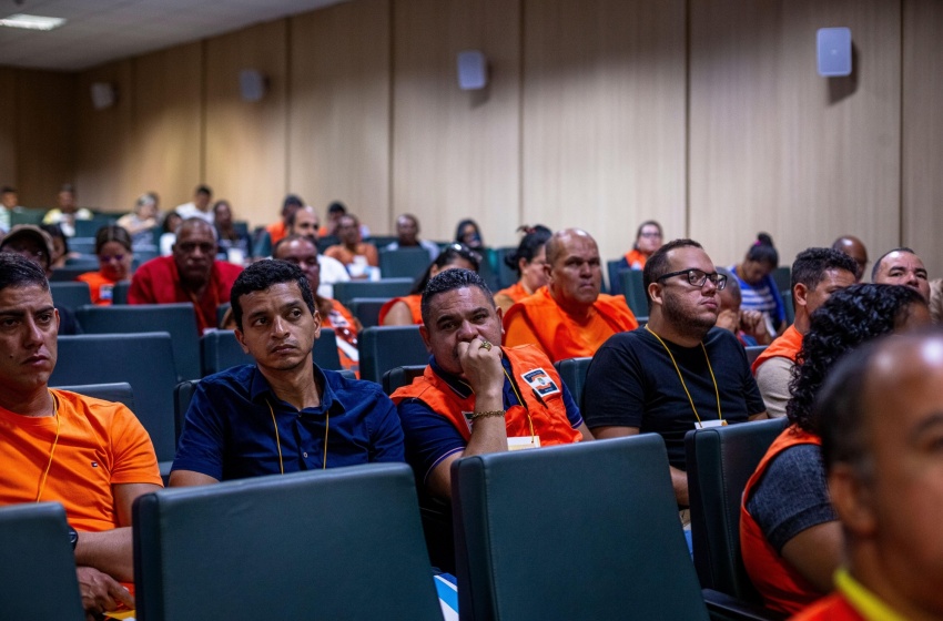 Voluntários participam de formação para atuar no Núcleo Comunitário de Defesa Civil