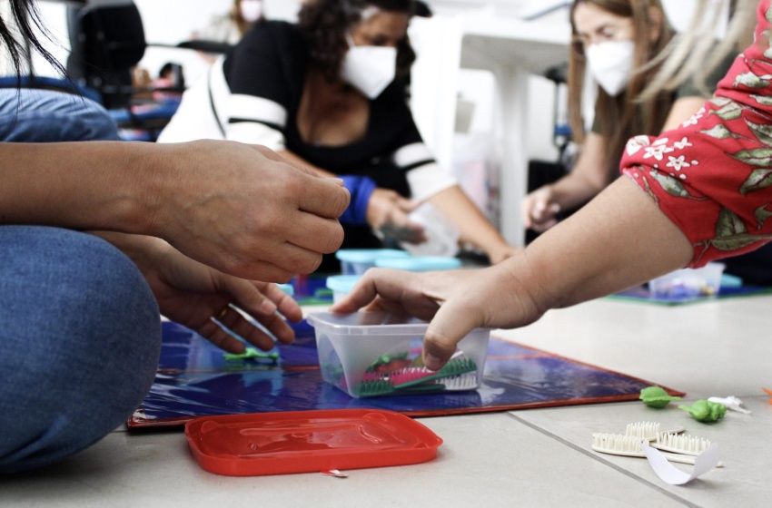 Docentes participam de formação para atendimento de estudantes autistas
