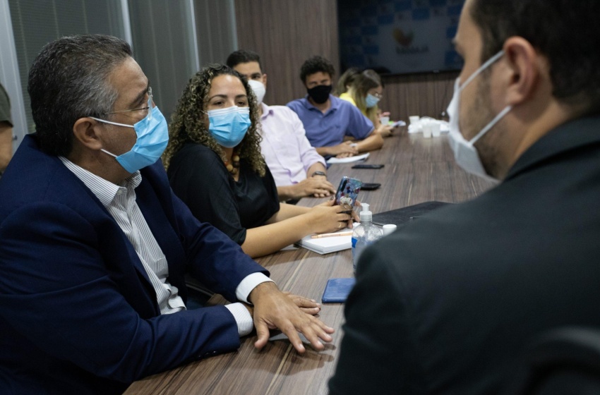 Covid-19: Secretário Pedro Madeiro discute logística da vacinação em Maceió