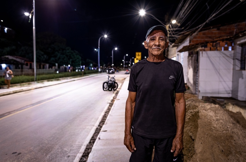 'Quando é noite, a gente pensa que é dia', diz morador após luz LED chegar ao Vale do Reginaldo
