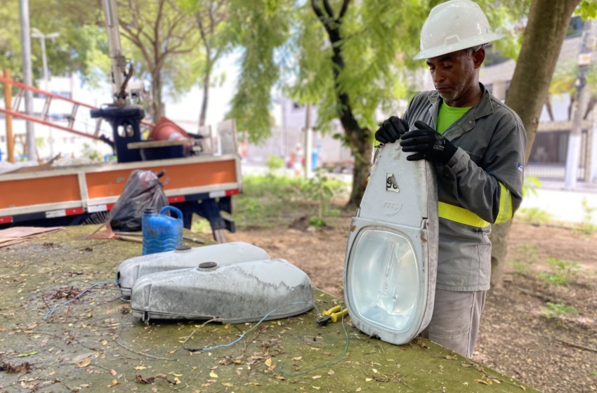 Ilumina realizou quase quatro mil atendimentos na rede de iluminação durante o mês de abril
