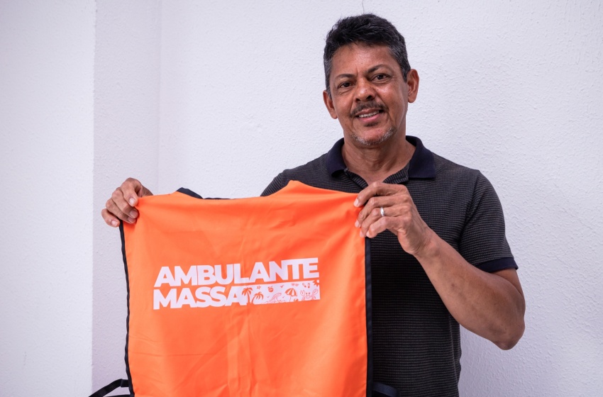 Prefeitura de Maceió entrega coletes para ambulantes que vão ocupar Vilas dos Sabores