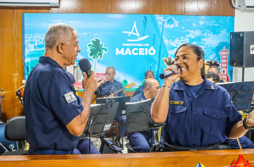 Banda de música da Guarda Civil Municipal se apresenta na Prefeitura de Maceió