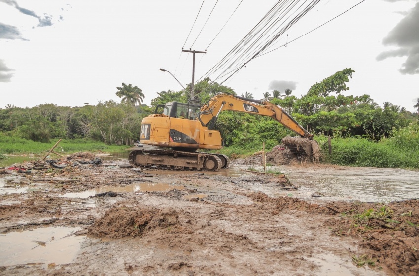 Rua da granja na Chã da Jaqueira é interditada para serviços de infraestrutura