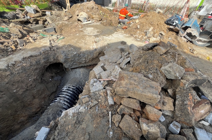 Infraestrutura executa obras de recuperação de drenagem em ruas do Jacintinho