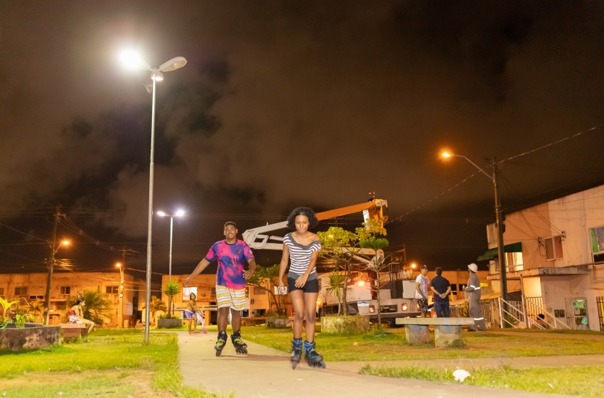 Prefeitura restabelece luminárias nos residenciais Parque dos Caetés e Morada do Planalto