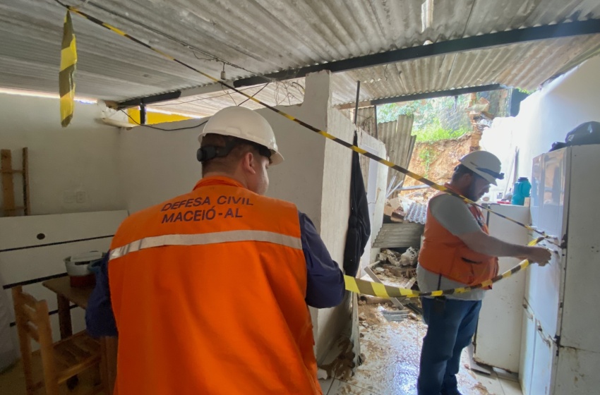Defesa Civil de Maceió atende chamados em decorrência das chuvas