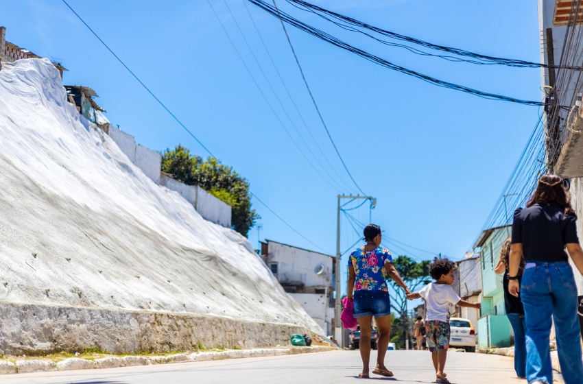 Encosta em Cruz das Almas recebe tecnologia de proteção e moradores deixam o medo para trás