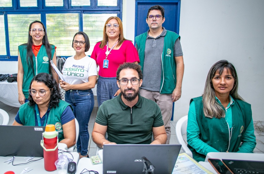 Moradores do Jacintinho recebem serviços do Cadastro Único