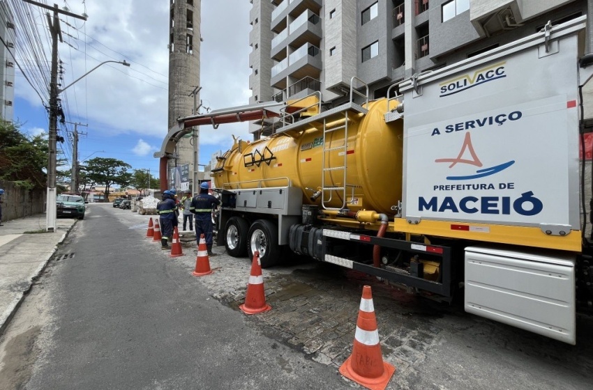 Prefeitura de Maceió faz mais de 200 tamponamentos de ligações irregulares de esgoto