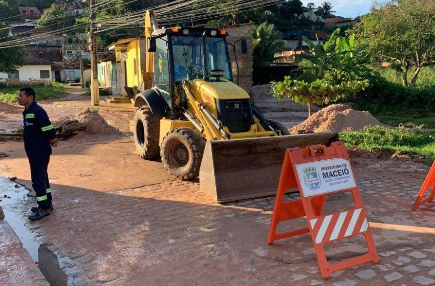 Rua Marquês de Abrantes é interditada para reparos em Bebedouro