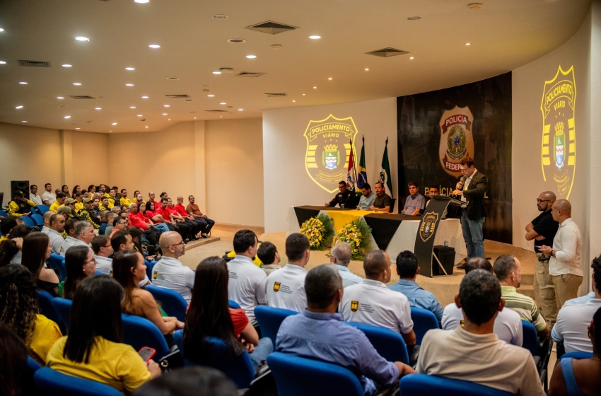 Novos agentes de trânsito recebem formação sobre mobilidade urbana e reforço da segurança viária