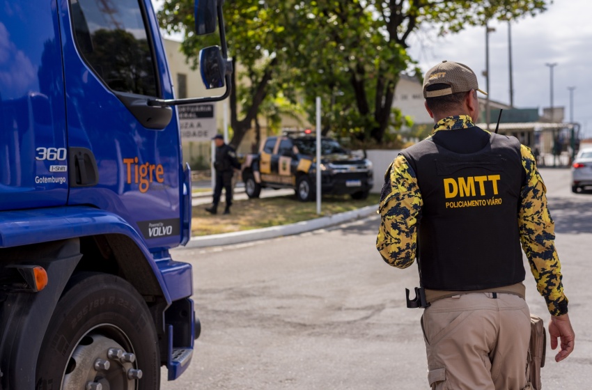 Corridas e procissões modificam trânsito em diversos bairros neste domingo (25)