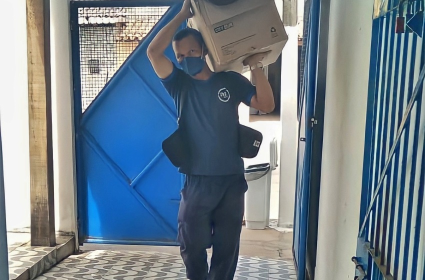 Prefeitura distribui equipamentos de proteção individual para escolas da rede municipal