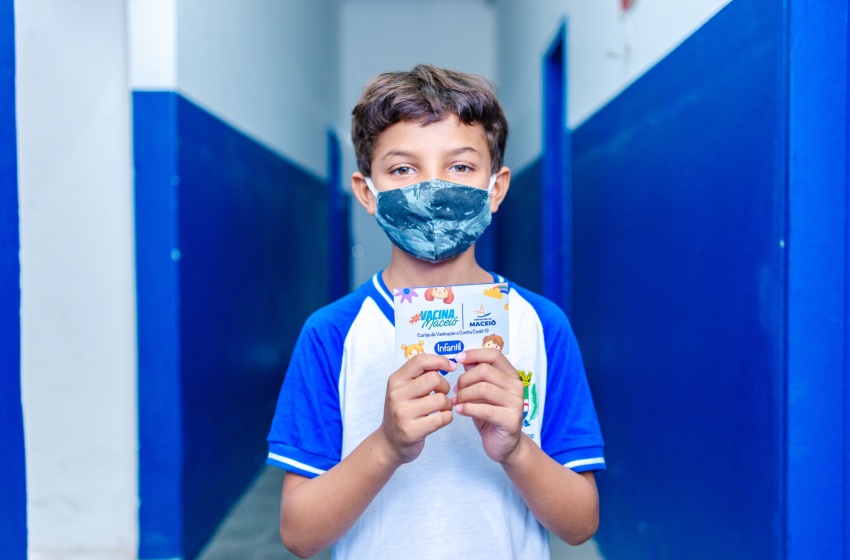 Prefeitura de Maceió realiza maratona de vacinação para imunizar alunos da rede municipal