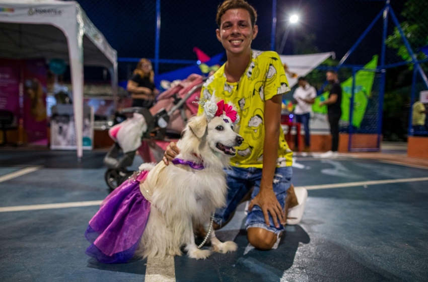 BloCão: tutores levam pets para a folia nas prévias carnavalescas