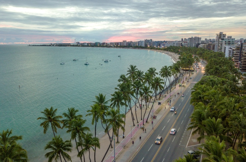 Maceió e Portugal são os destinos mais vendidos para os feriados em 2023, aponta CVC