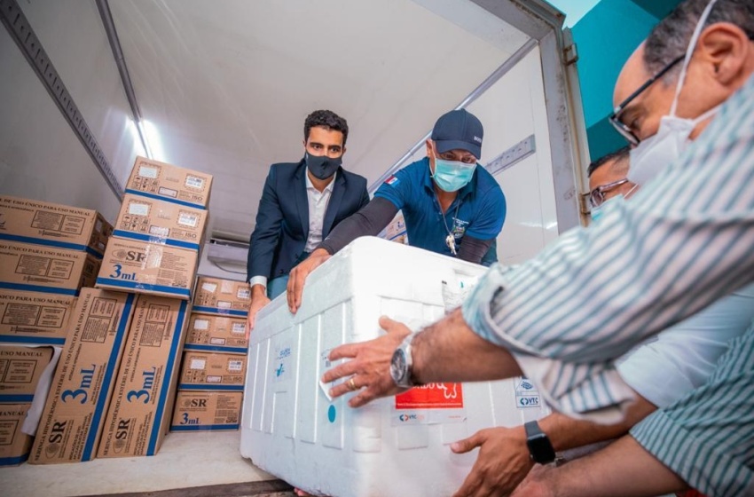 Maceió recebe mais de 12 mil doses de vacina contra a Covid-19