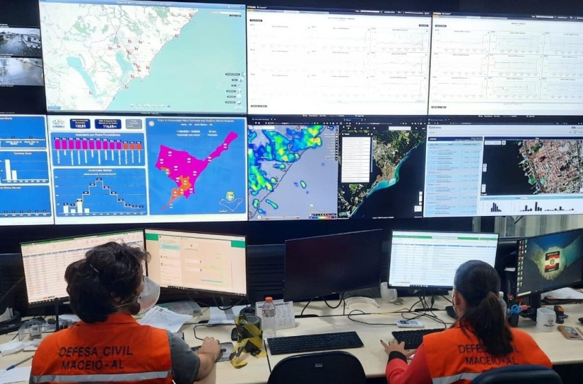 Maceió volta a estado operacional de observação após avisos de chuva