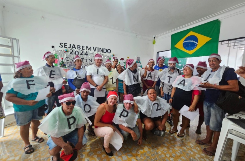 Pessoas em situação de rua participam de celebração natalina nos Centros Pop