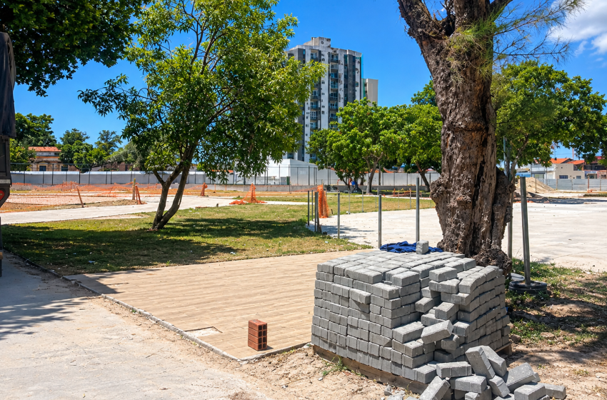 Obras de requalificação da Praça da Faculdade avançam para reta final