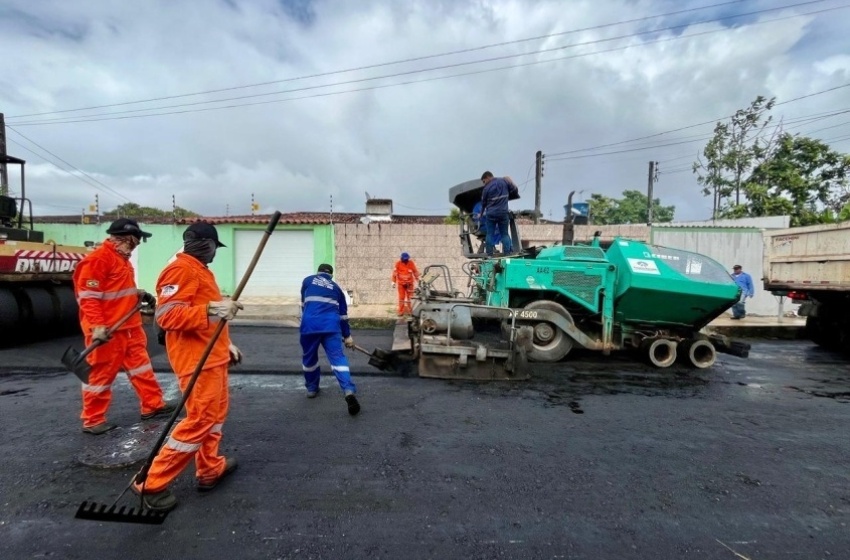 Onde antes era barro, agora é caminho: Maceió avança com pavimentação e transforma realidades