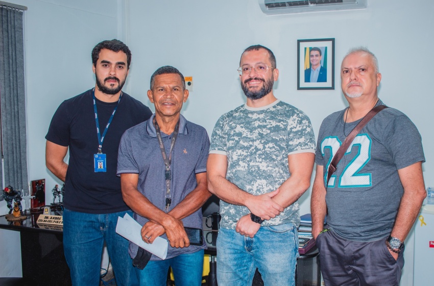 SMTT apresenta melhorias para bairro Petrópolis em reunião com representantes dos moradores