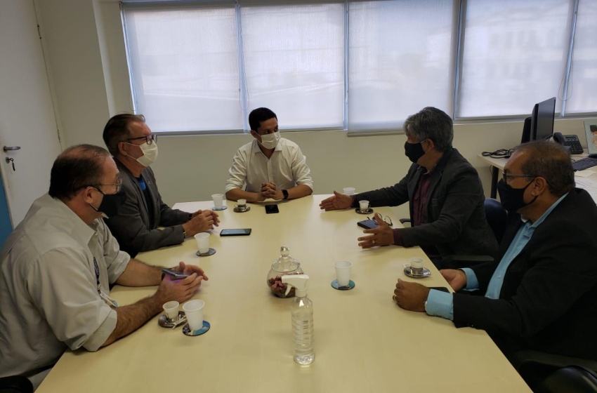 Secretário de Economia recebe representantes dos setores de corretagem e imobiliário de Alagoas