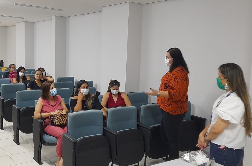 Roda de conversa amplia abordagem sobre gravidez precoce e saúde mental de adolescentes