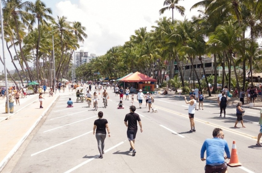 Via e canteiro central da Avenida Silvio Carlos Viana têm atividade ambulante suspensa no domingo (27)