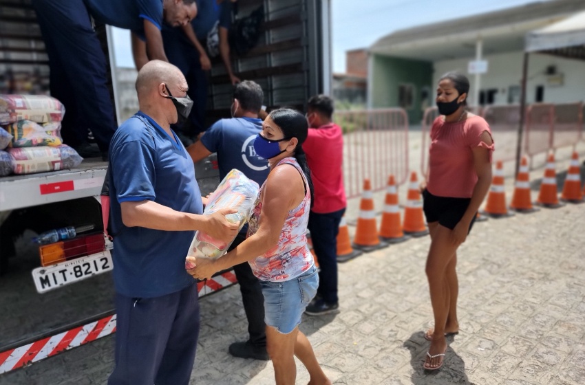 Entrega de cestas básicas continua nesta terça (25) e quarta-feira (26)