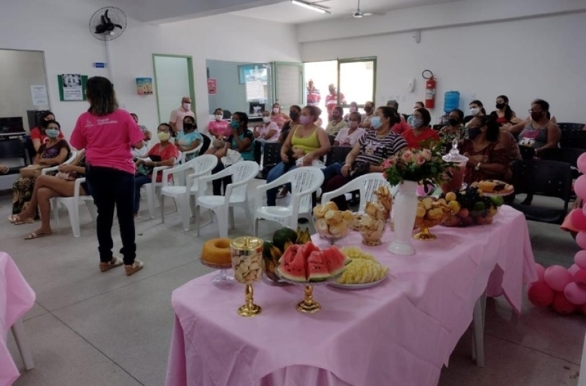 Outubro Rosa: unidades mobilizam usuárias com ações de prevenção
