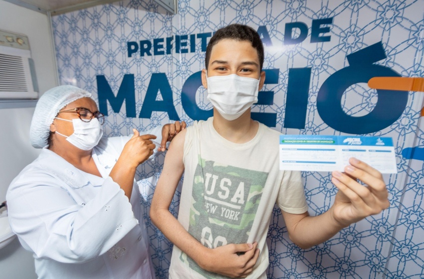Maceió lidera ranking das capitais com maior eficiência vacinal contra a Covid-19