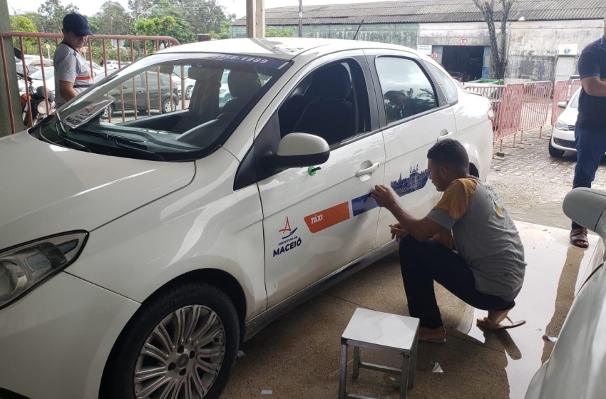SMTT anuncia local para adesivação de Táxis com nova identidade