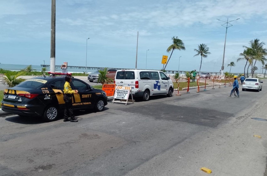 Trânsito na Avenida Assis Chateaubriand será alterado para serviço de manutenção na rede esgoto