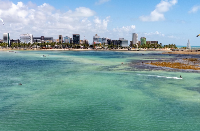 Maceió se destaca como um dos destinos mais procurados no verão, segundo KAYAK