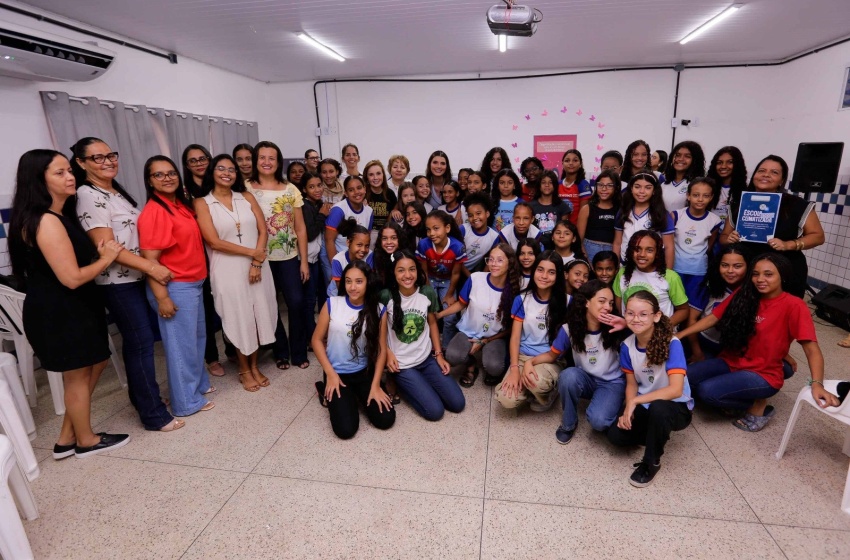 Primeira-dama de Maceió participa de campanha que promove dignidade menstrual
