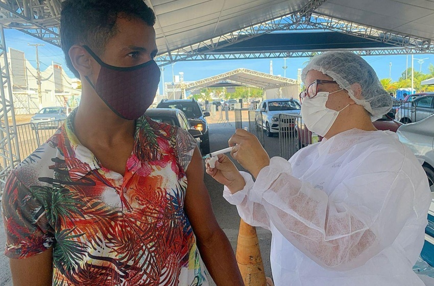 Maceió vacina contra Covid-19 neste feriado com Corujão em quatro pontos