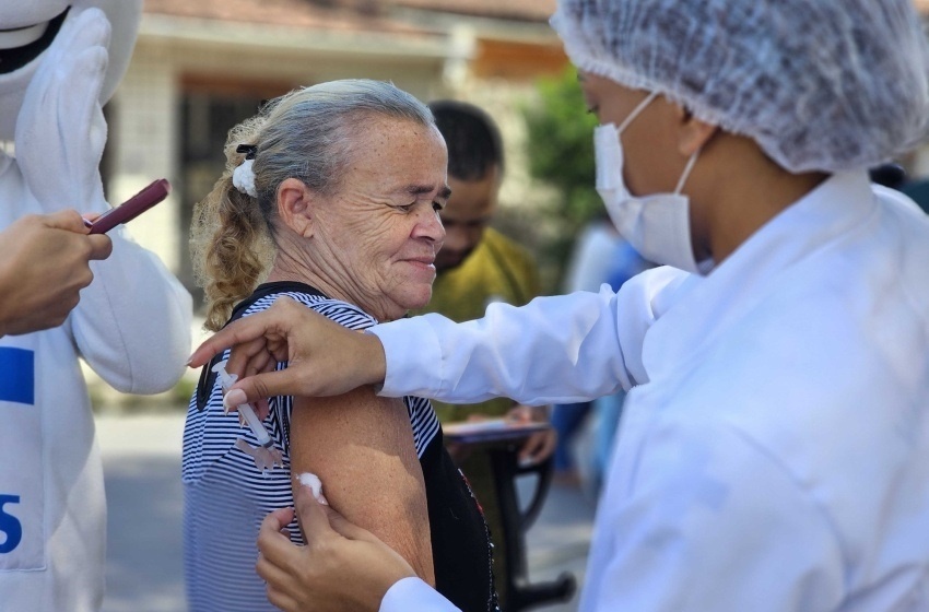 Saúde de Maceió promove vacinação contra a influenza no Parque do Centenário