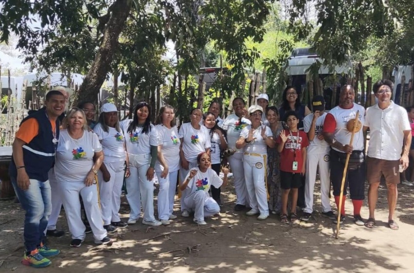 Grupo de capoeiristas do Serviço de Convivência visita Serra da Barriga