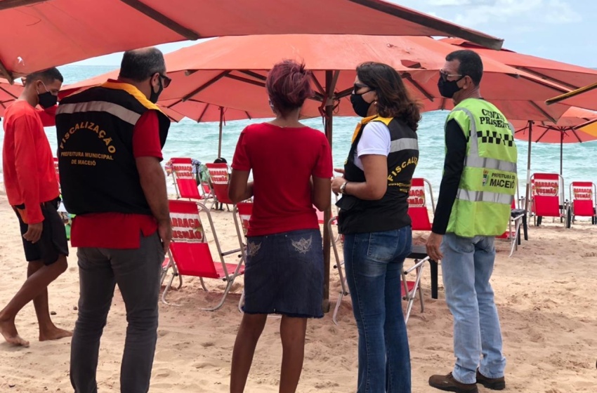 Semscs realiza fiscalização na faixa de areia da orla marítima
