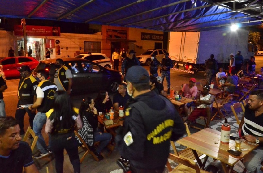 Durante fiscalização, Semscs e Sedet fecham estabelecimentos irregulares